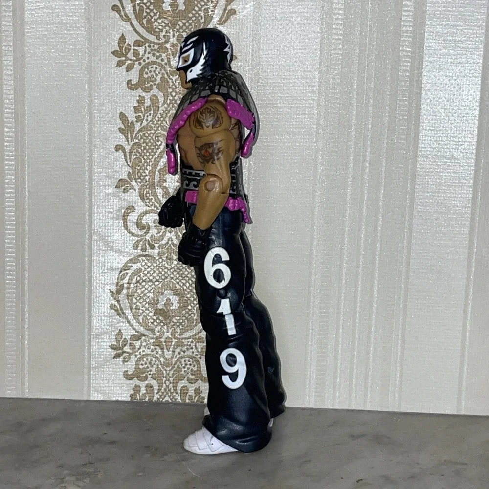 WWE Wrestle Mania 22 Entrance Greats Attire Rey Mysterio Figure | Belt‎ Collar